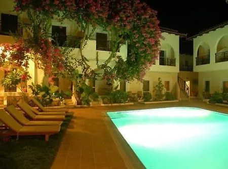 Hotel Little Tympaki